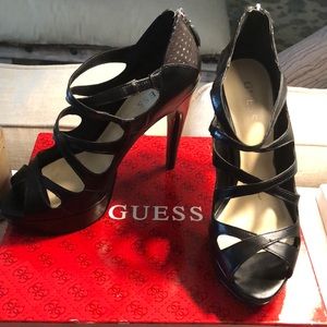 Black Guess platform heels